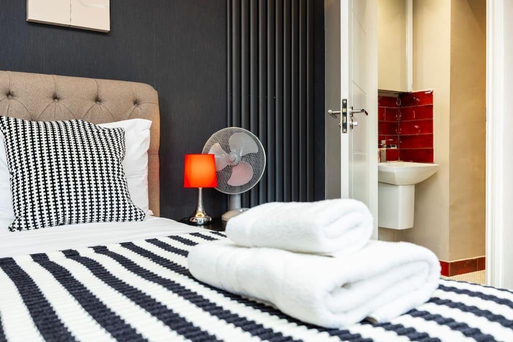 Cosy Modern In The Heart Of Balham Appartamento