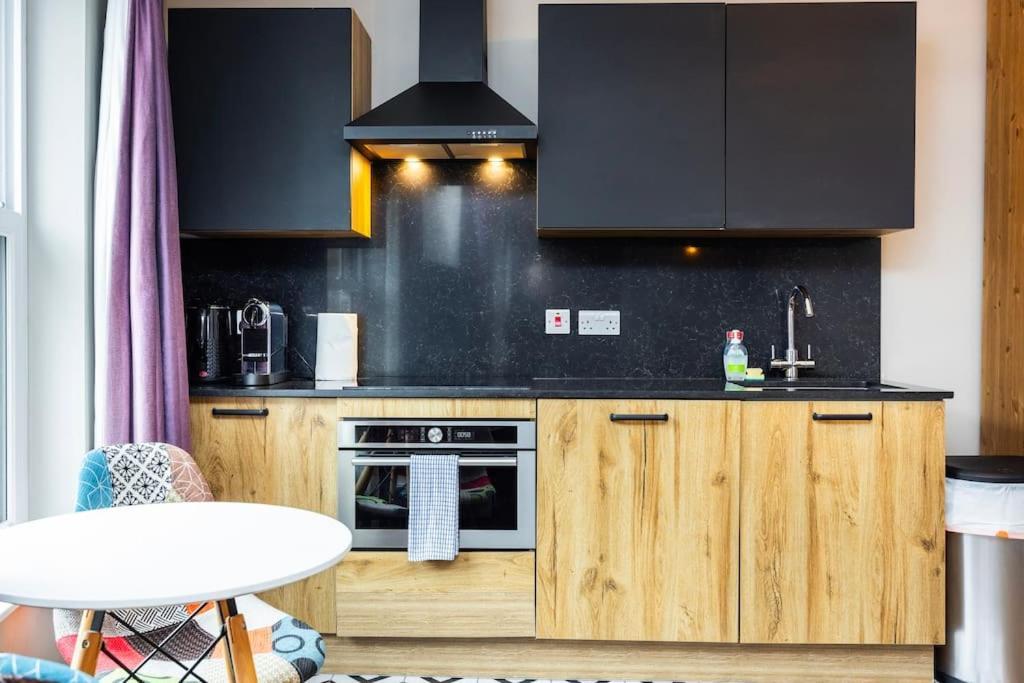 Cosy Modern In The Heart Of Balham * Londra